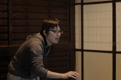 サイネージにエア書道。